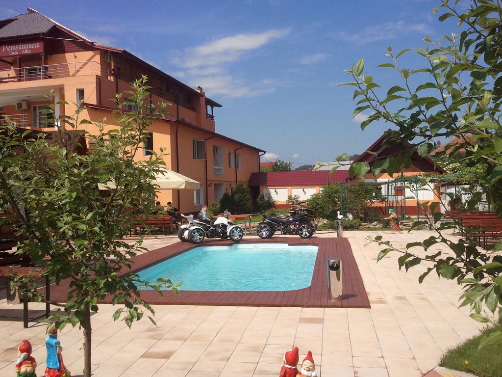 מלון Râmnicu Vâlcea Casa Alba מראה חיצוני תמונה