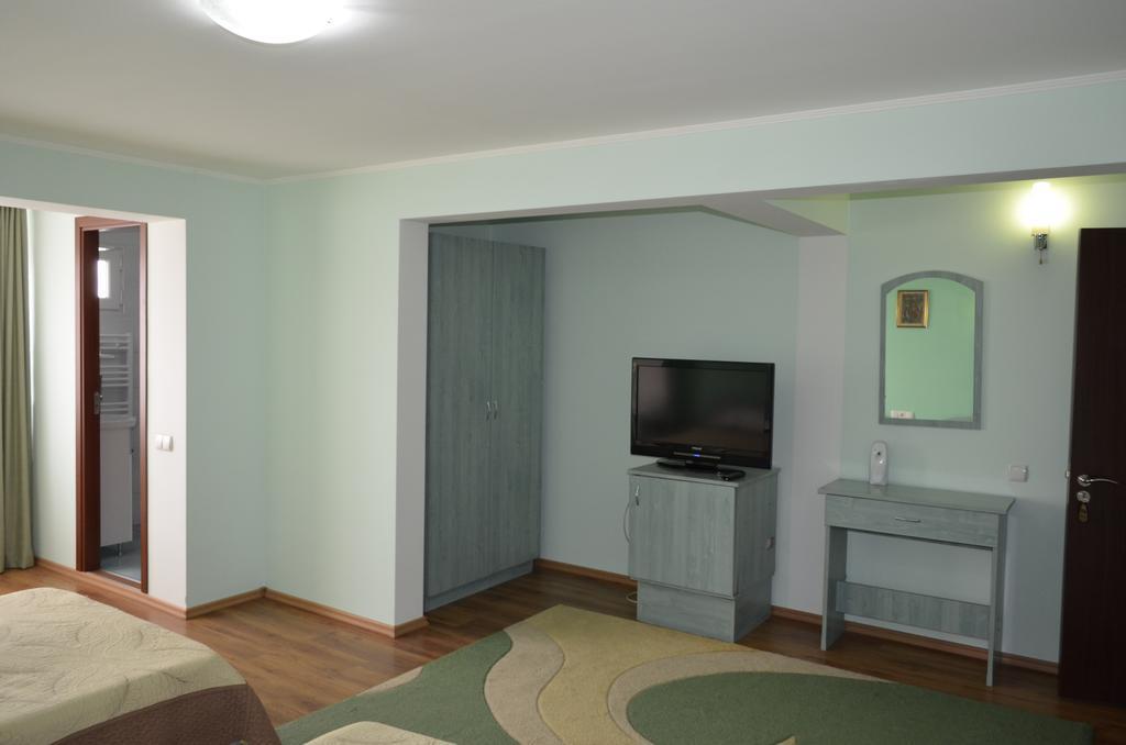 מלון Râmnicu Vâlcea Casa Alba מראה חיצוני תמונה
