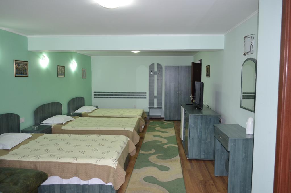מלון Râmnicu Vâlcea Casa Alba מראה חיצוני תמונה