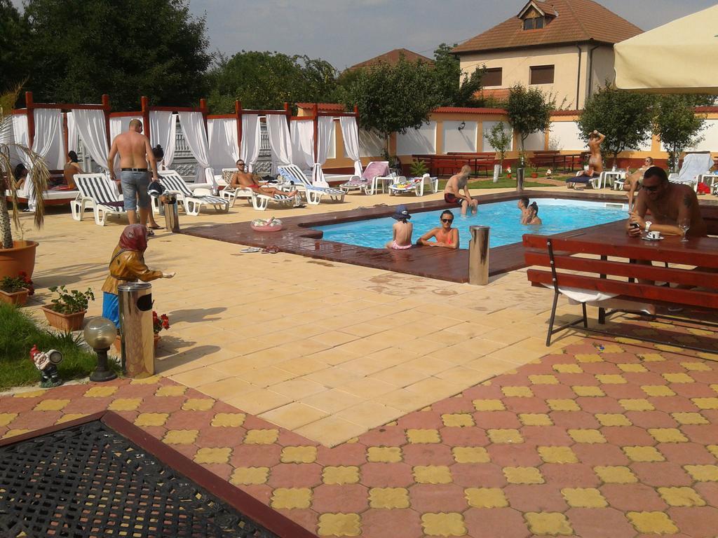 מלון Râmnicu Vâlcea Casa Alba מראה חיצוני תמונה