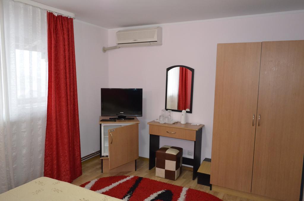 מלון Râmnicu Vâlcea Casa Alba מראה חיצוני תמונה