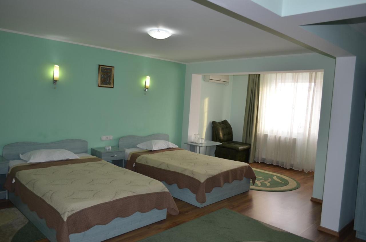 מלון Râmnicu Vâlcea Casa Alba מראה חיצוני תמונה